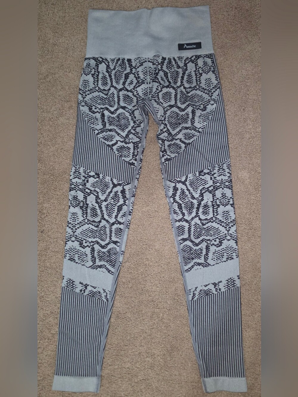 Patterned Snake-Print Leggings in Light Gray and Black